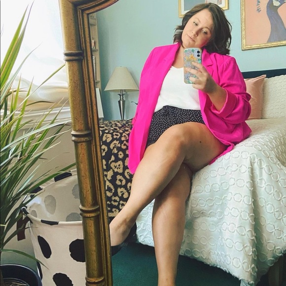 Meet your Posher - Picture 2 of 7